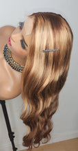 Load image into Gallery viewer, Highlight  Body Wave 4x4 Transparent Lace 24-inch Wig Ombre Blonde